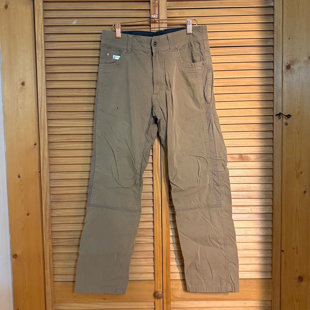 Kuhl Men's Casual Cargo Pants in Tan size 30